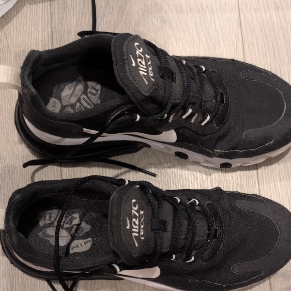 Nike Men's Black and White Athletic Sneakers - Picture 2 of 5